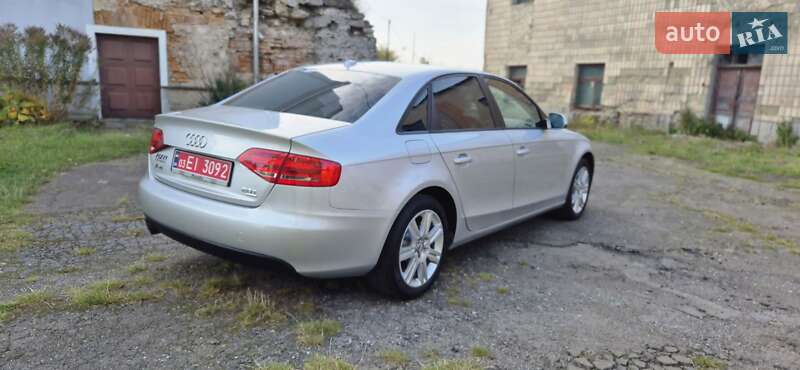Седан Audi A4 2010 в Дубно