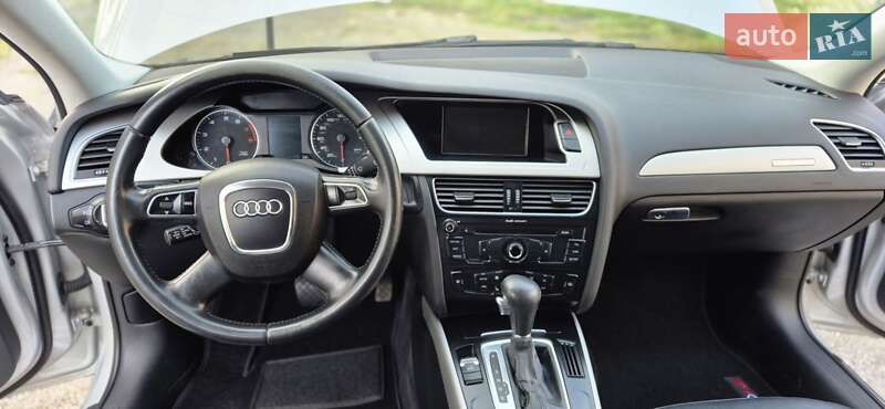 Седан Audi A4 2010 в Дубно