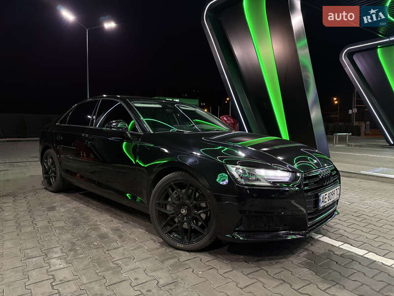 Седан Audi A4 2016 в Дніпрі