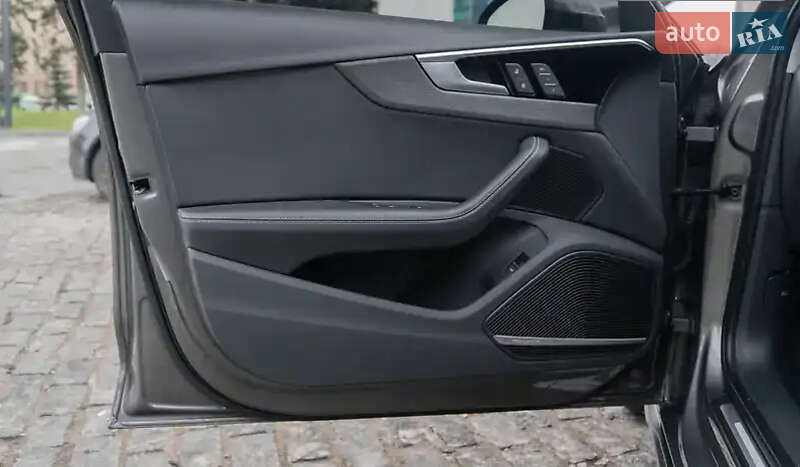 Седан Audi A4 2020 в Львове