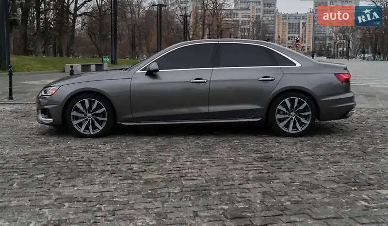 Седан Audi A4 2020 в Львове