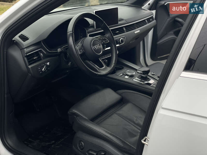 Седан Audi A4 2016 в Львове