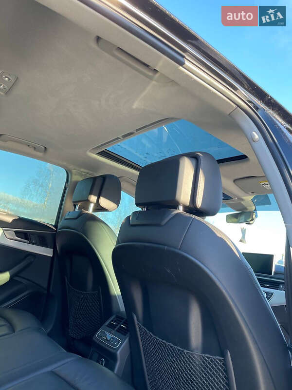 Седан Audi A4 2016 в Кореці