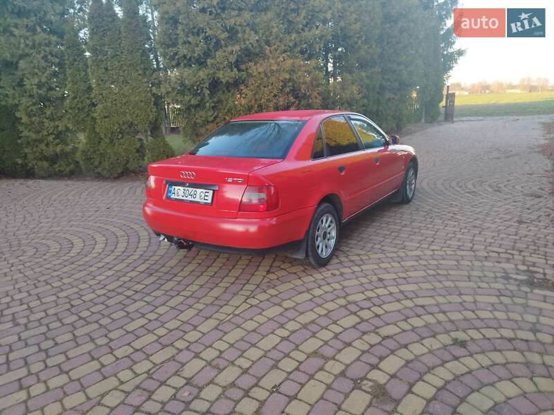 Седан Audi A4 1996 в Любомле