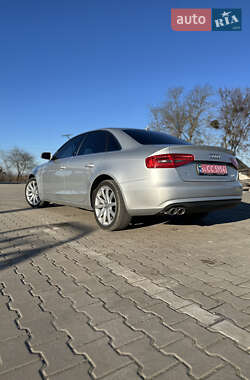 Седан Audi A4 2014 в Радехові