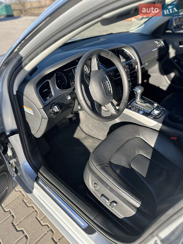 Седан Audi A4 2014 в Радехове