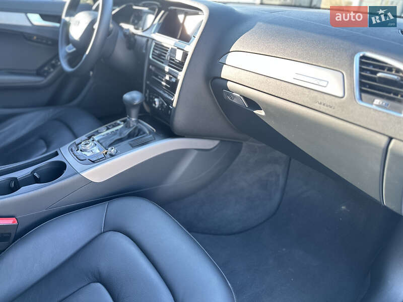 Седан Audi A4 2014 в Радехове