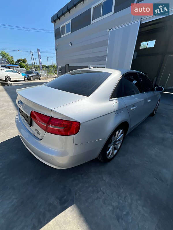 Седан Audi A4 2014 в Радехове
