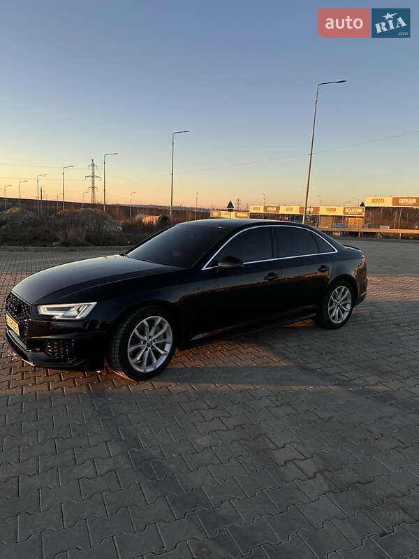 Седан Audi A4 2018 в Тернополі