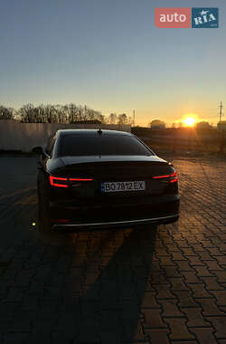 Седан Audi A4 2018 в Волочиську