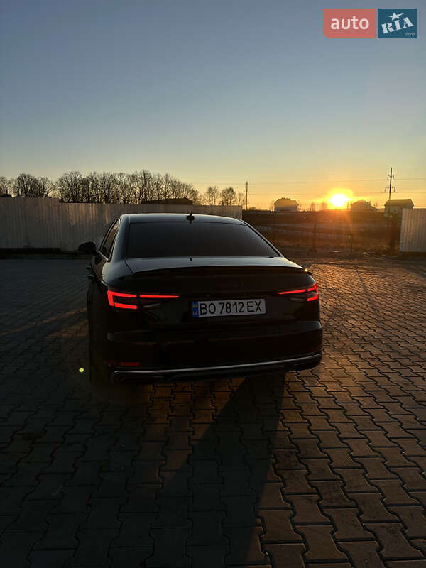 Седан Audi A4 2018 в Тернополі