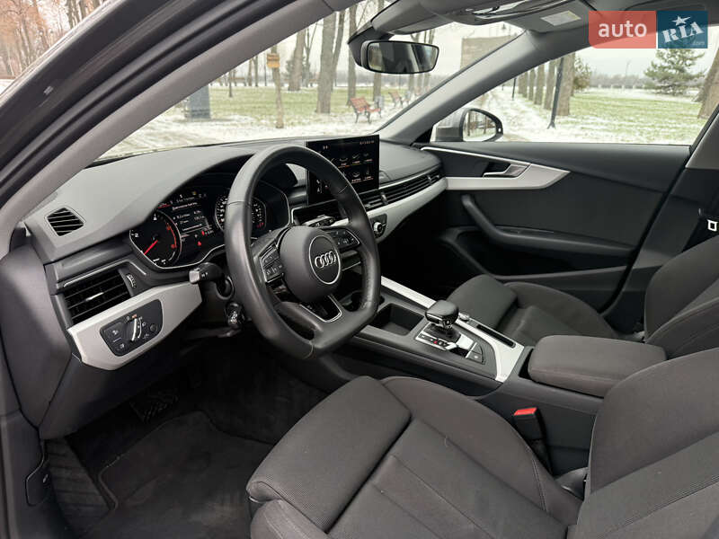 Універсал Audi A4 2021 в Києві