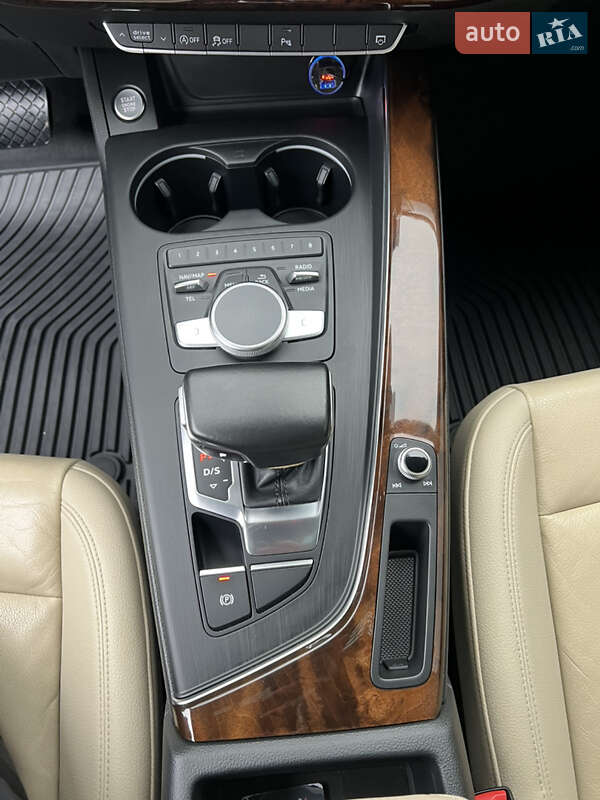 Седан Audi A4 2016 в Днепре