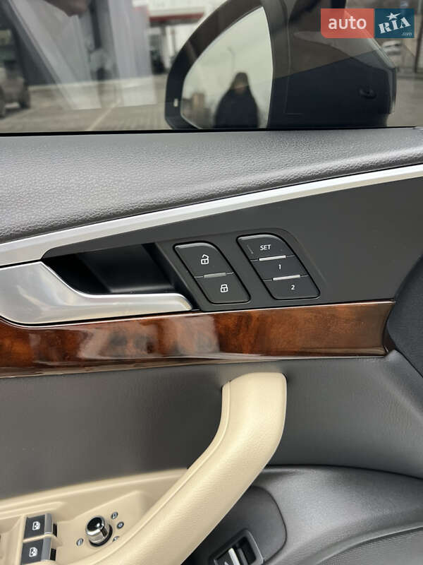 Седан Audi A4 2016 в Днепре