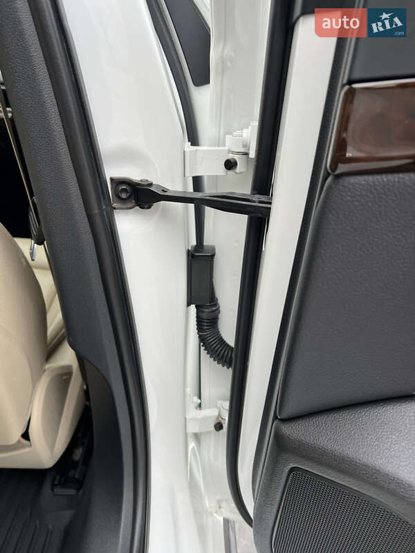 Седан Audi A4 2016 в Днепре