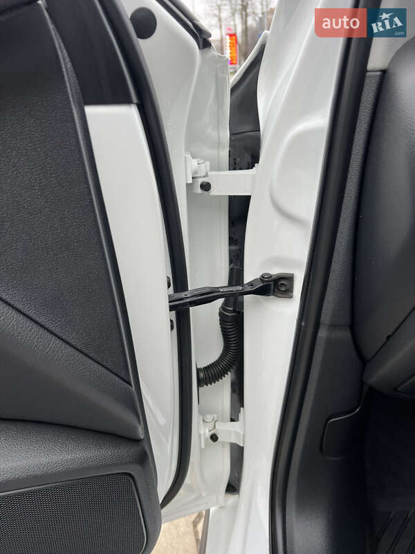 Седан Audi A4 2016 в Днепре