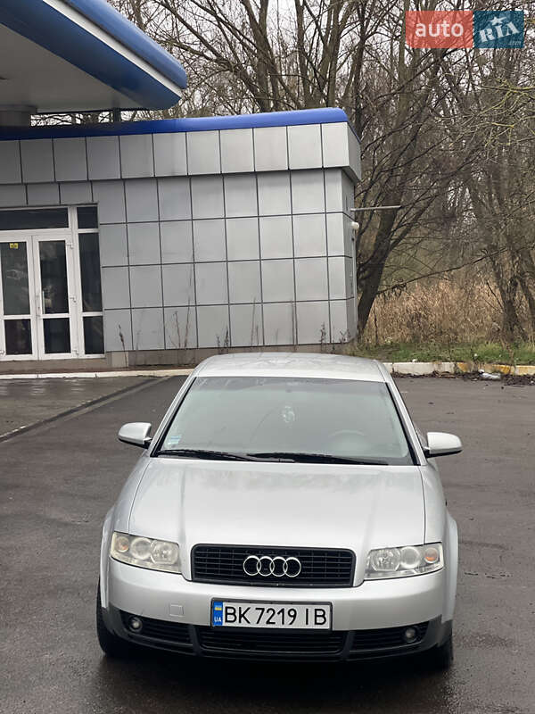 Седан Audi A4 2001 в Дубно