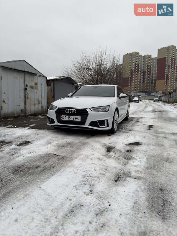 2019 Audi A4, VIN WAUENAF4XKA053323:plate — фото 1 (autoria)