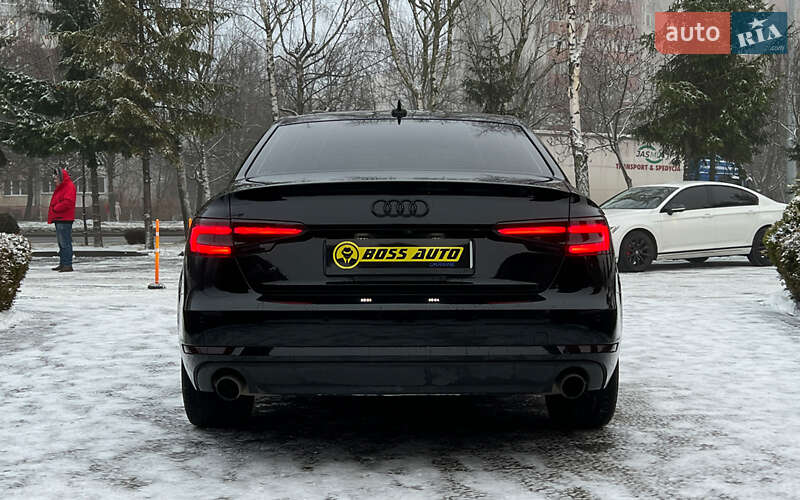 Седан Audi A4 2015 в Львове