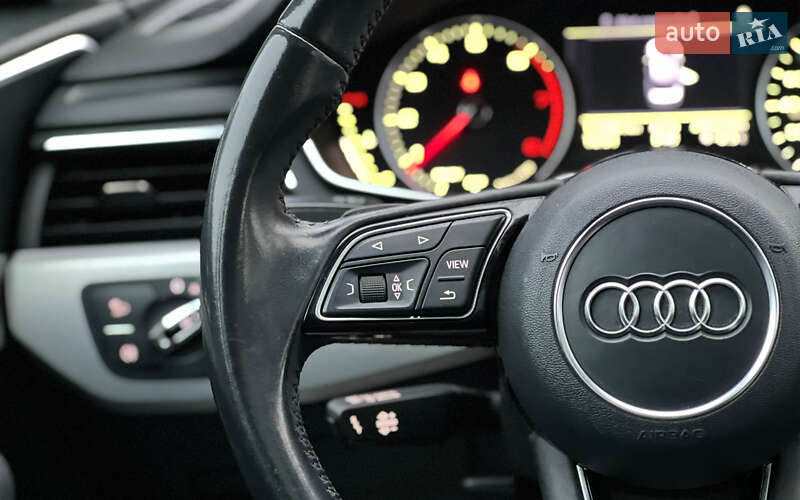 Седан Audi A4 2015 в Львове