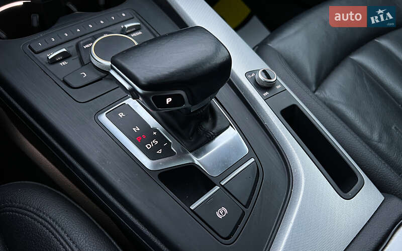 Седан Audi A4 2015 в Львове