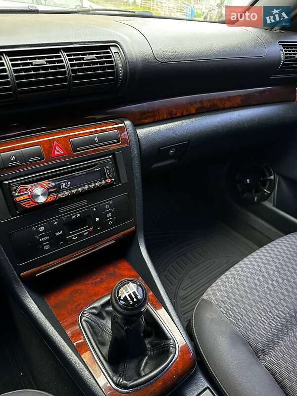 Седан Audi A4 2000 в Киеве