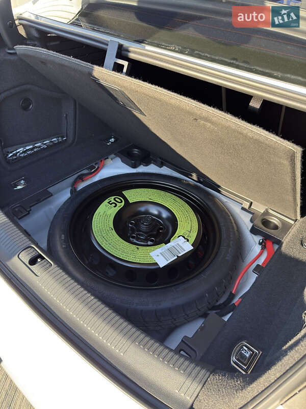 Седан Audi A4 2018 в Черновцах