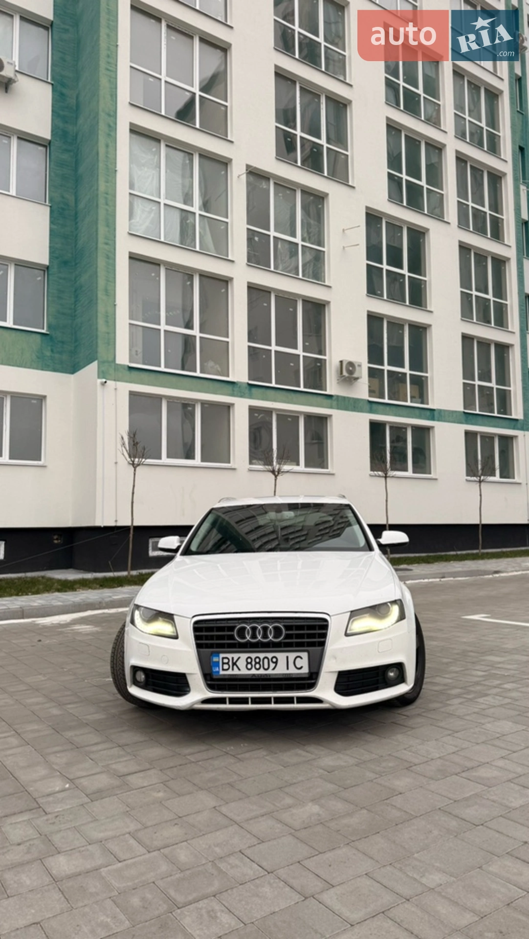 2010 Audi A4 - мініатюра 2