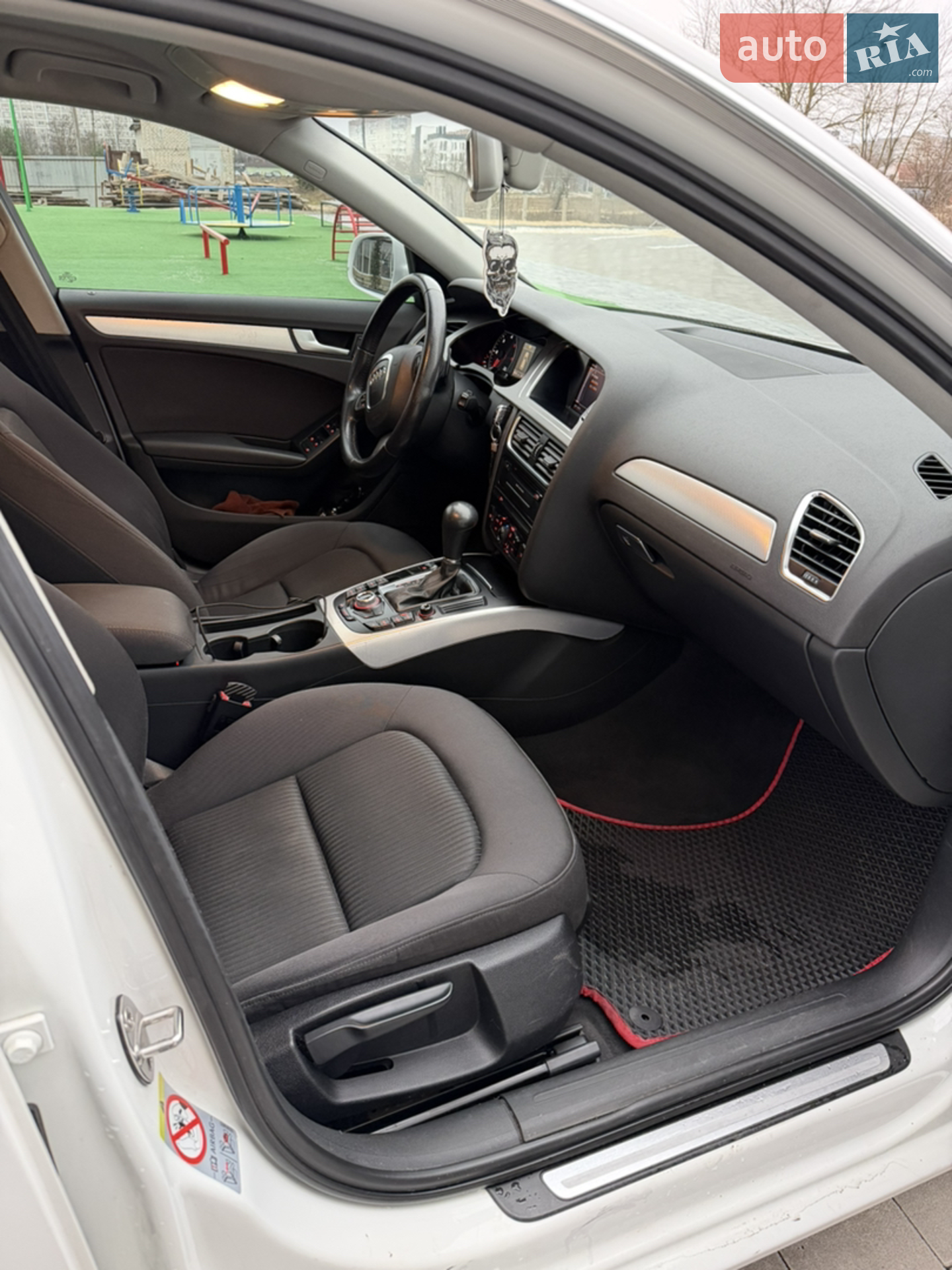 2010 Audi A4 - мініатюра 18