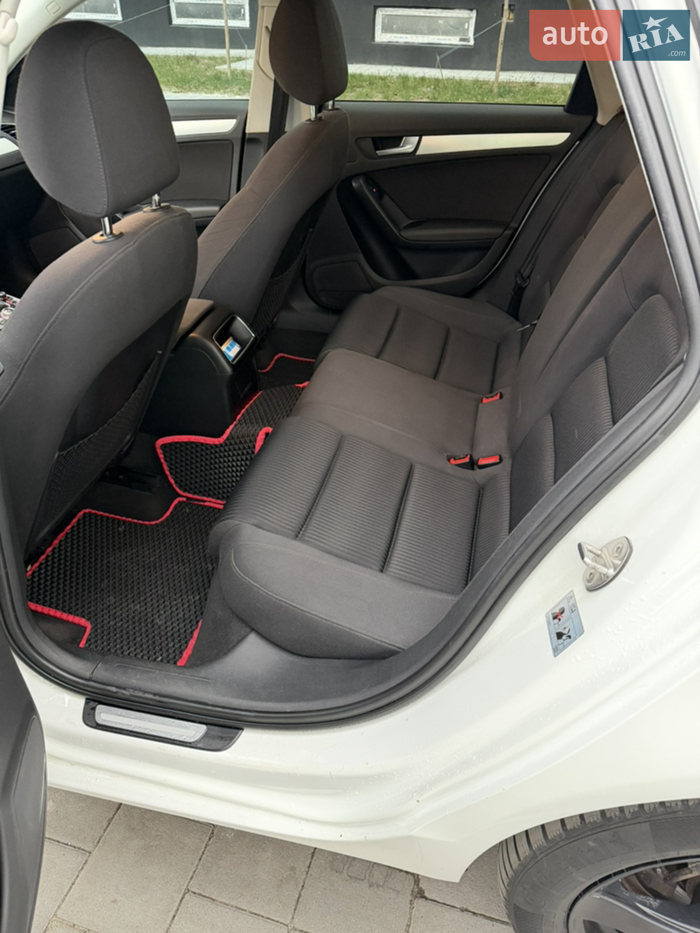 2010 Audi A4 - мініатюра 19