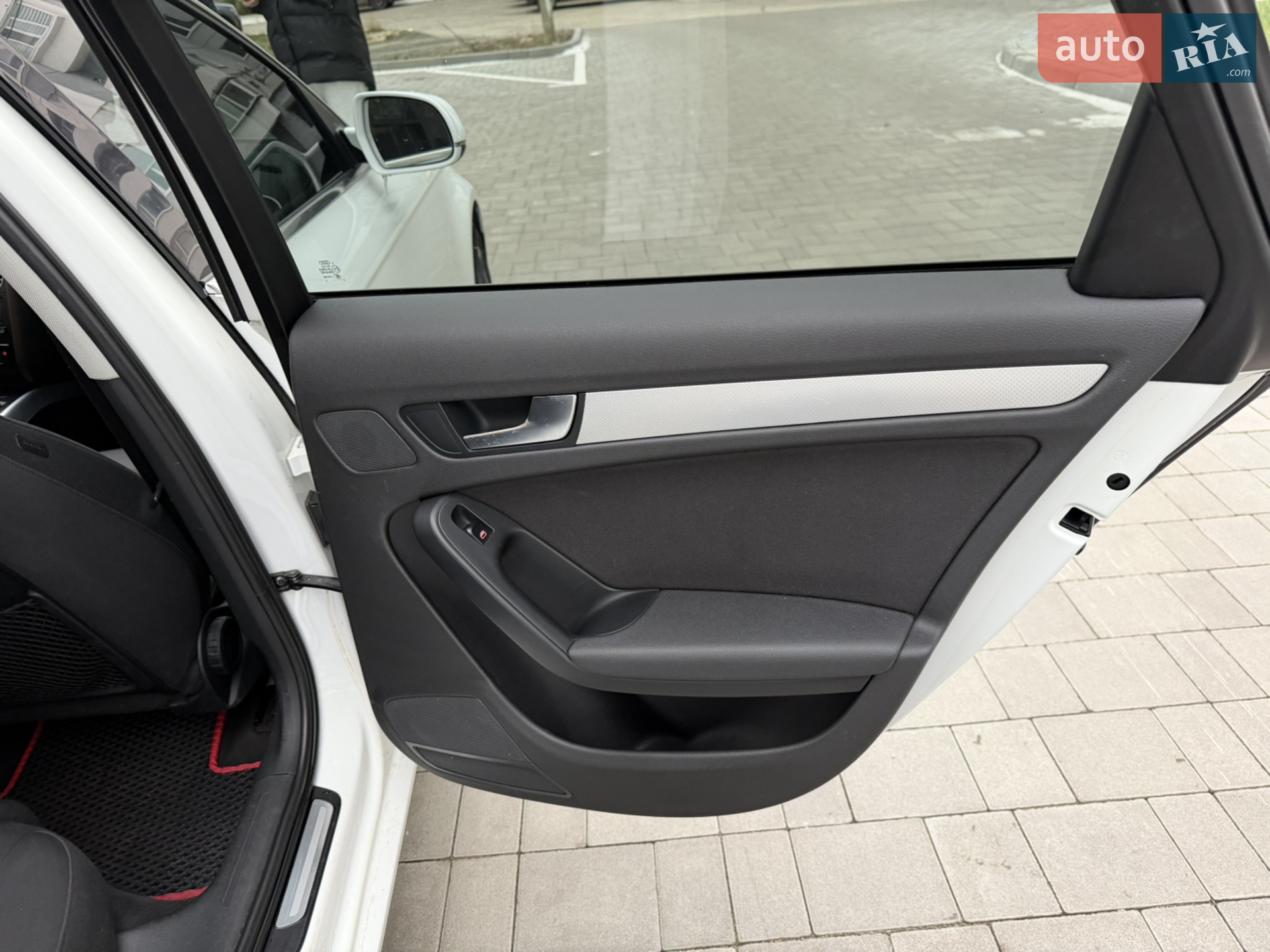 2010 Audi A4 - мініатюра 20