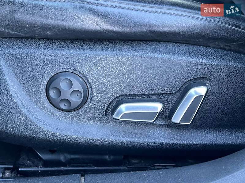 Седан Audi A4 2014 в Киеве