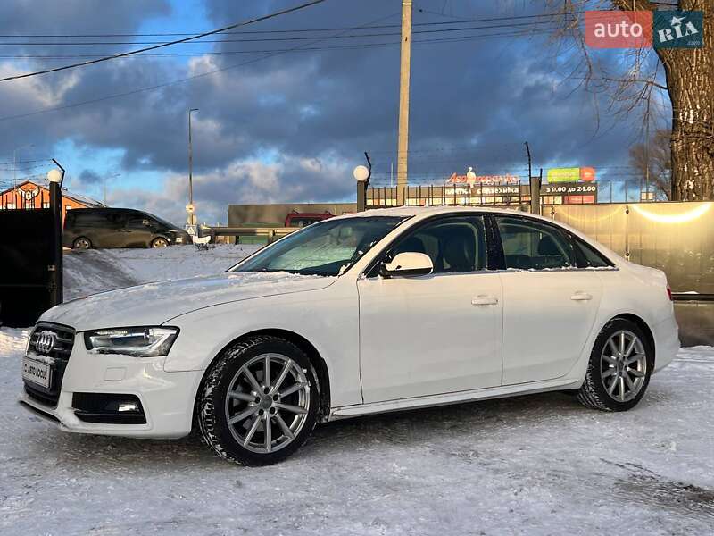 Седан Audi A4 2014 в Киеве