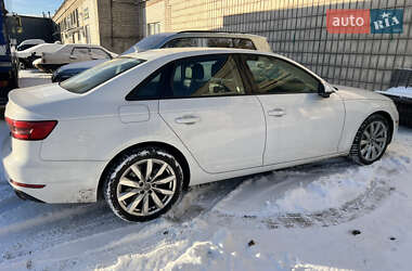 Седан Audi A4 2016 в Киеве