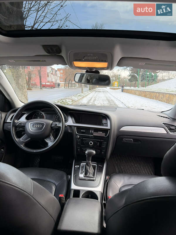Седан Audi A4 2013 в Виннице
