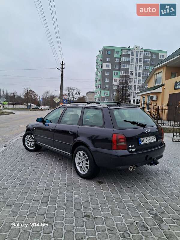 Універсал Audi A4 1999 в Вараші