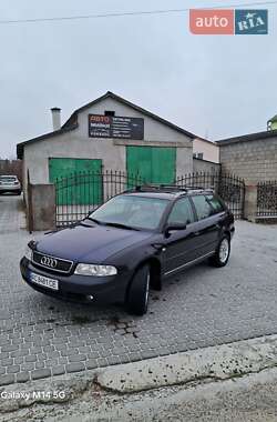 Універсал Audi A4 1999 в Вараші