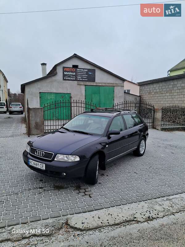 Універсал Audi A4 1999 в Вараші