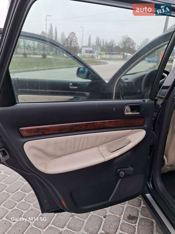 Універсал Audi A4 1999 в Вараші