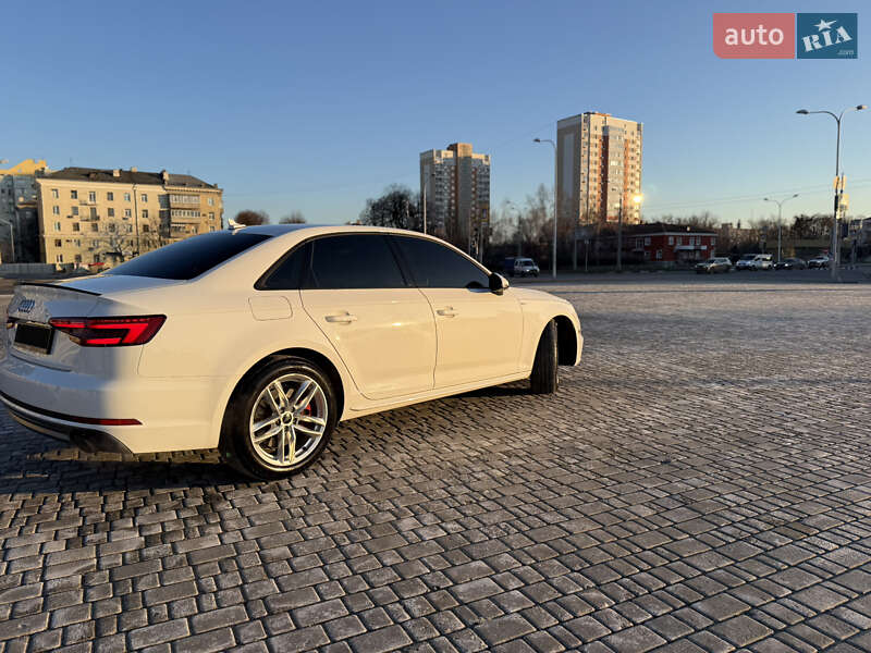 Седан Audi A4 2016 в Киеве
