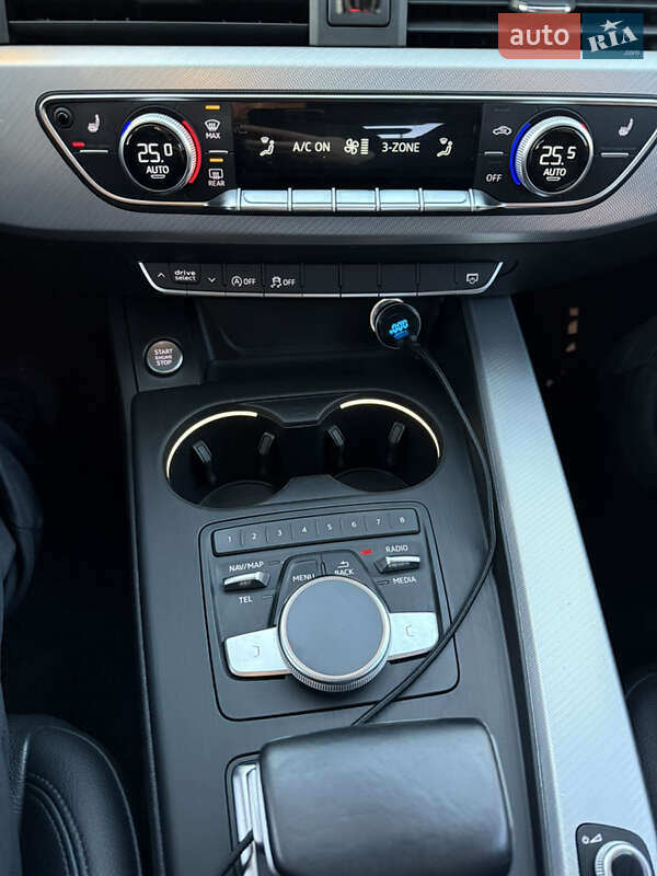 Седан Audi A4 2016 в Киеве