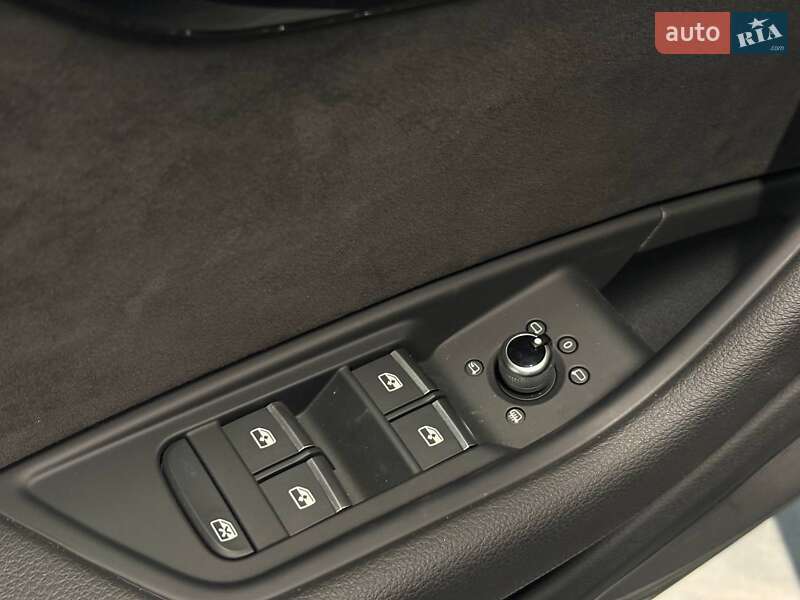 Седан Audi A4 2021 в Львове