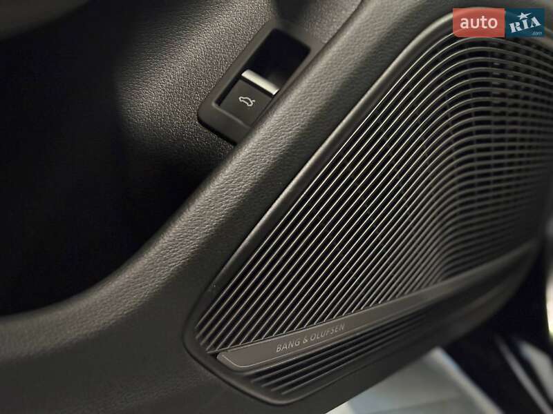 Седан Audi A4 2021 в Львове