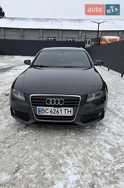 Седан Audi A4 2010 в Львове