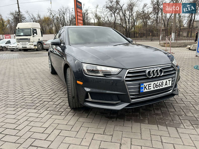Седан Audi A4 2018 в Кривому Розі