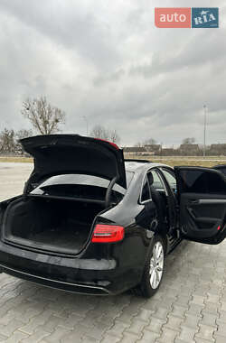 Седан Audi A4 2014 в Бродах