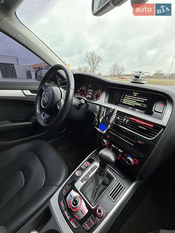 Седан Audi A4 2014 в Бродах