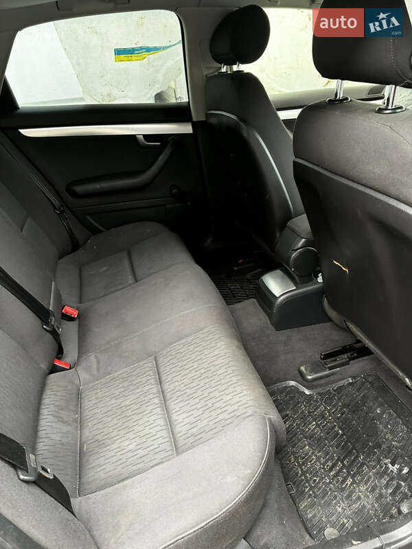 Седан Audi A4 2006 в Глухове