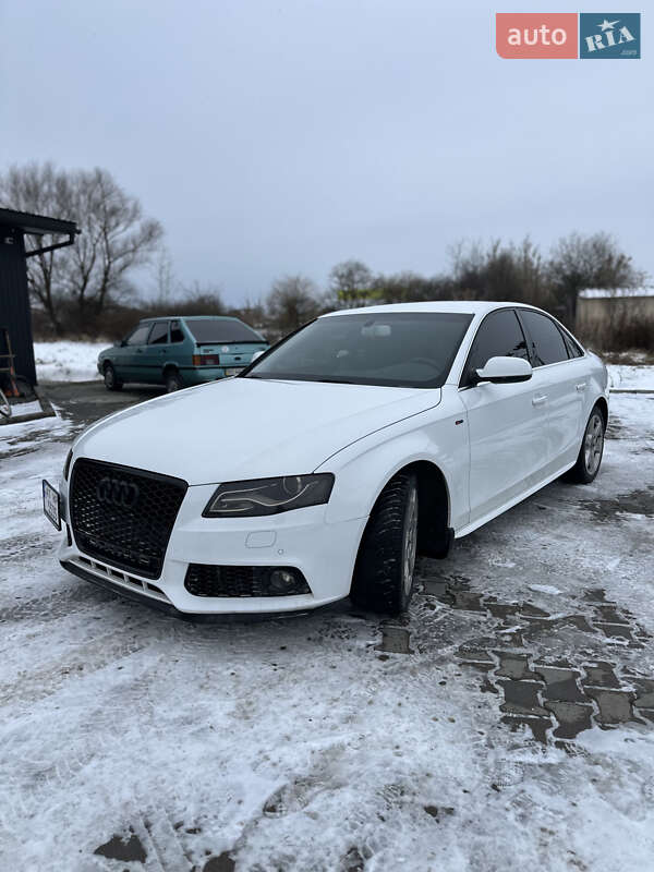 Седан Audi A4 2011 в Галичі