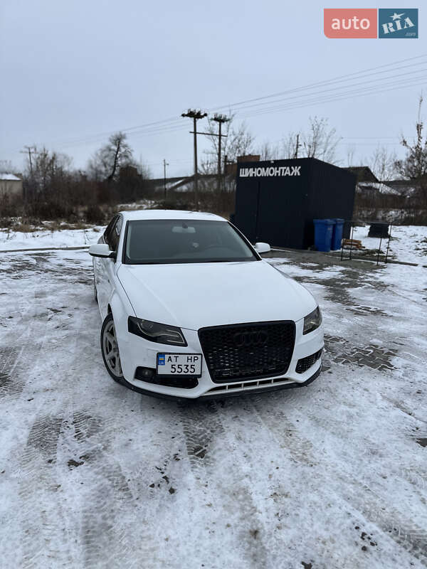 Седан Audi A4 2011 в Галичі